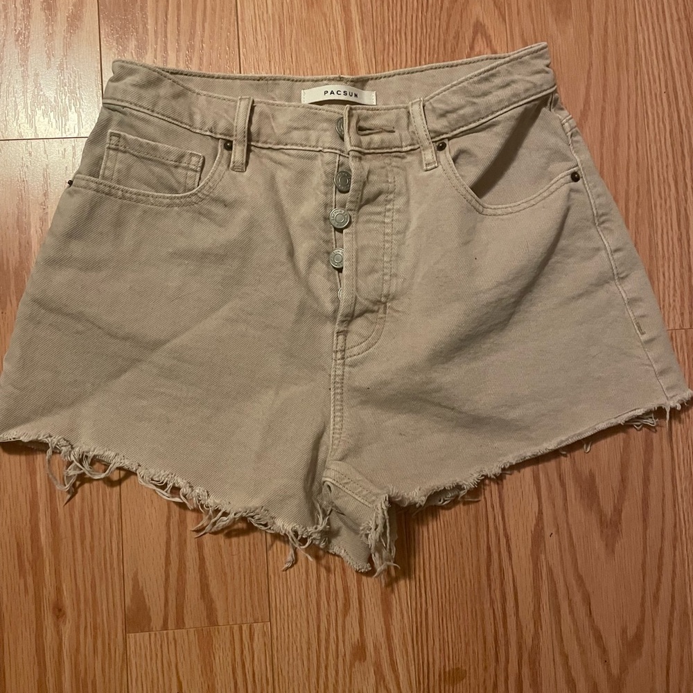Girls PACSUN shorts, tan button fly size 26 (smalll)